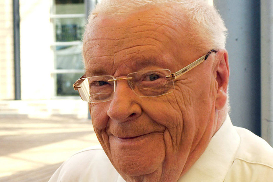 Stolze 90 und kein bisschen leise: Kabarett-Urgestein Manfred Uhlig feiert heute runden Geburtstag.