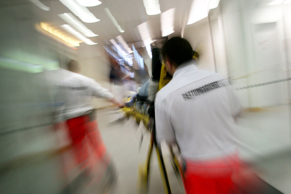 Die Frau kam noch nach Gera ins Krankenhaus, wo sie später an ihren schweren Verletzungen starb. (Symbolbild)