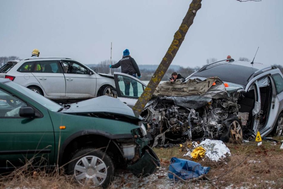 Drei Autos waren in den Unfall verwickelt.