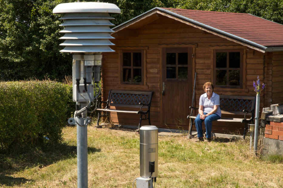 Ihr Garten ist berühmt: Magdalena Michelsen. Das liegt nicht etwa am leckeren Obst oder Gemüse, das dort wächst. Sondern an einer Wetterstation.