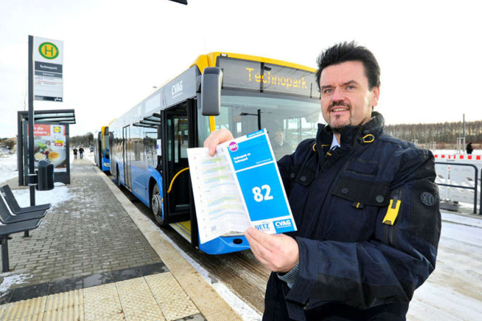 CVAG-Chef Jens Meiwald (53) weihte Anfang Dezember 2017 stolz die neue Ringbuslinie ein. Jetzt wird über Änderungen diskutiert.