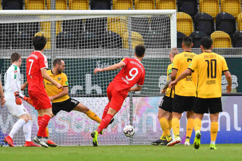 Und da fällt das 2:0 für Kiel: Hier trifft Mathias Honsak.