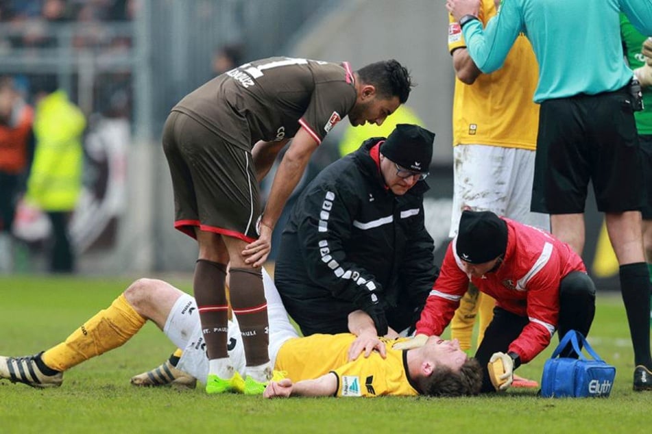 Im Spiel beim FC St. Pauli hatte sich Florian Ballas (am Boden) an der Schulter verletzt. Jetzt ist er wieder fit.