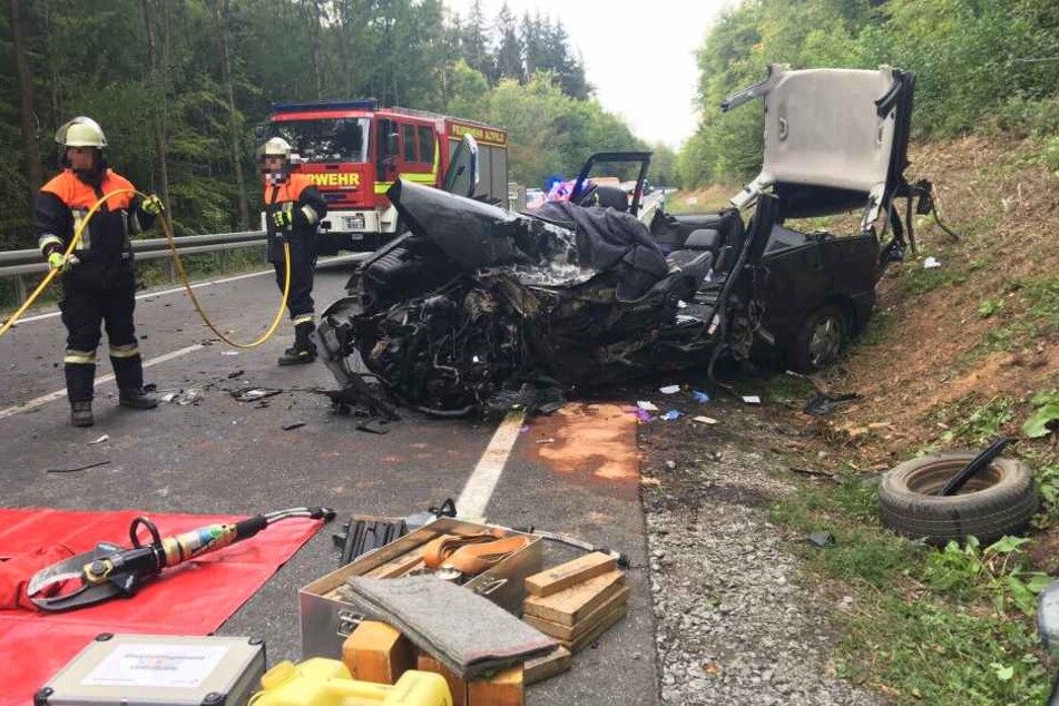 Das Wrack des einen Unfallfahrzeuges.