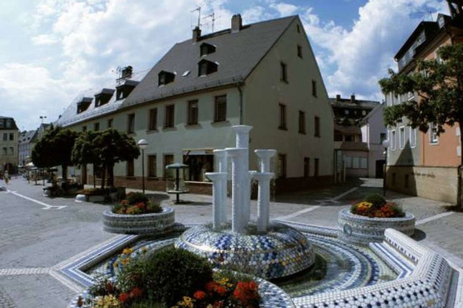 Das Schild eines Ladenbesitzers wühlte das beschauliche Städtchen Selb in Oberfranken auf.