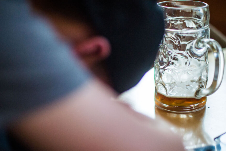 Der alkoholisierte Mann sei vorher mehrfach gestürzt (Symbolfoto).