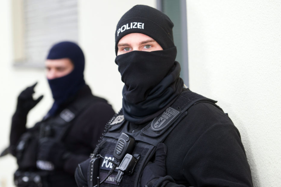 Die Polizei nahmen eine 31-jährige Frau und einen 35 Jahre alten Mann fest. (Symbolbild)