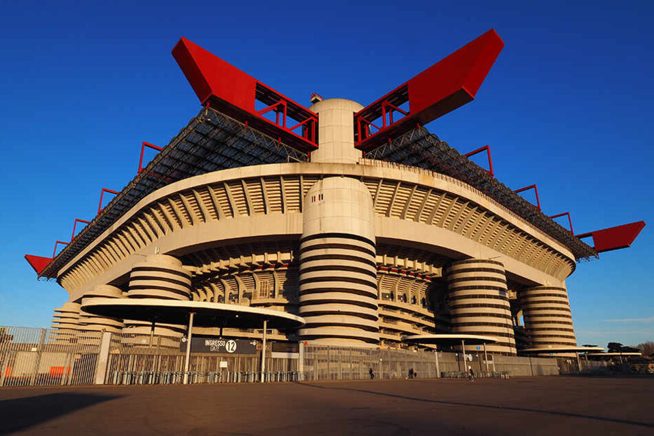 Bislang ist noch völlig unklar, ob das Giuseppe-Meazza-Stadion, die Heimstätte der Rossoneri, Schauplatz internationaler Topspiele bleibt.