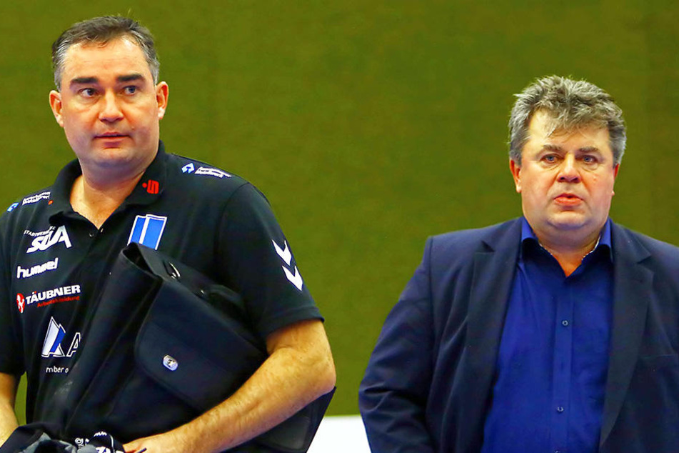 Aue-Coach Stephan Swat (li.) und Manager Rüdiger Jurke hoffen ausgerechnet im Derby auf den Befreiungsschlag.
