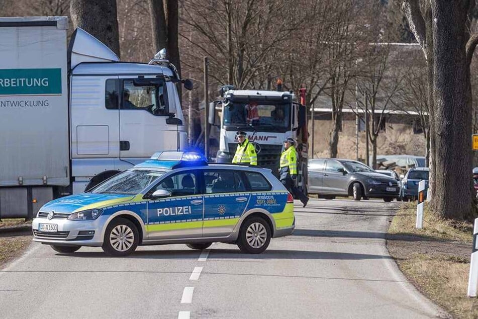 Ärgerlich für Autofahrer: Die Straße zwischen Elterlein und Zwönitz war gesperrt.