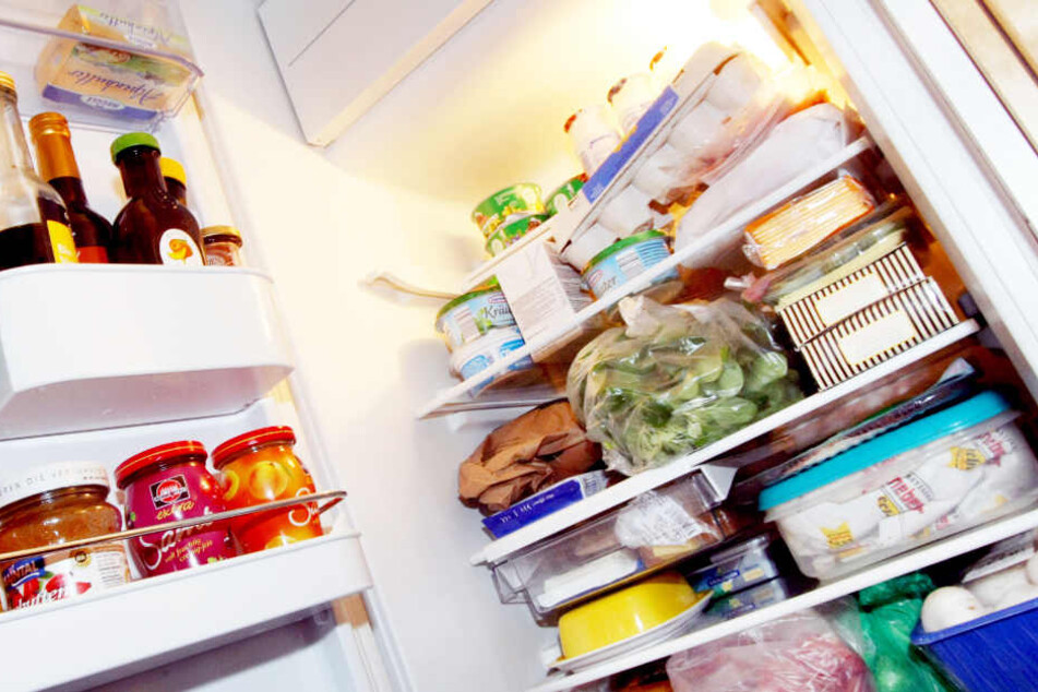 Dieser Kühlschrank ist gut gefüllt, da läuft hoffentlich nichts ab.