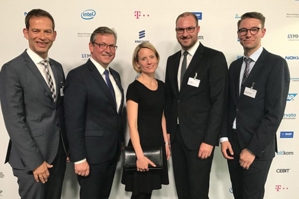 In Ludwigshafen dabei: (v.l.) Christoph Plass (Vorstand Unity AG), Michael Dreier (Bürgermeister), Christiane Boschin-Heinz (Projektkoordinatorin), Dr. Arno Kühn und Marcel Schneider (beide Fraunhofer IEM).