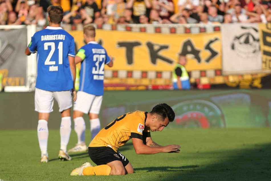 Baris Atik ärgert sich nach seiner großen Chancen, Dynamo in Darmstadt zum Sieg zu schießen.