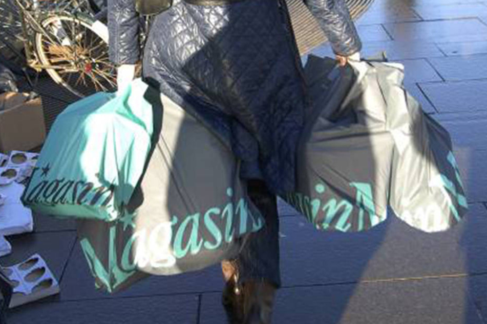 Die skrupellosen Diebe nehmen vor allem voll bepackte ältere Menschen ins Visier.