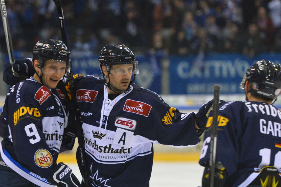 Eislöwen-Keeper Kevin Nastiuk ist
zurzeit in überragender Verfassung.