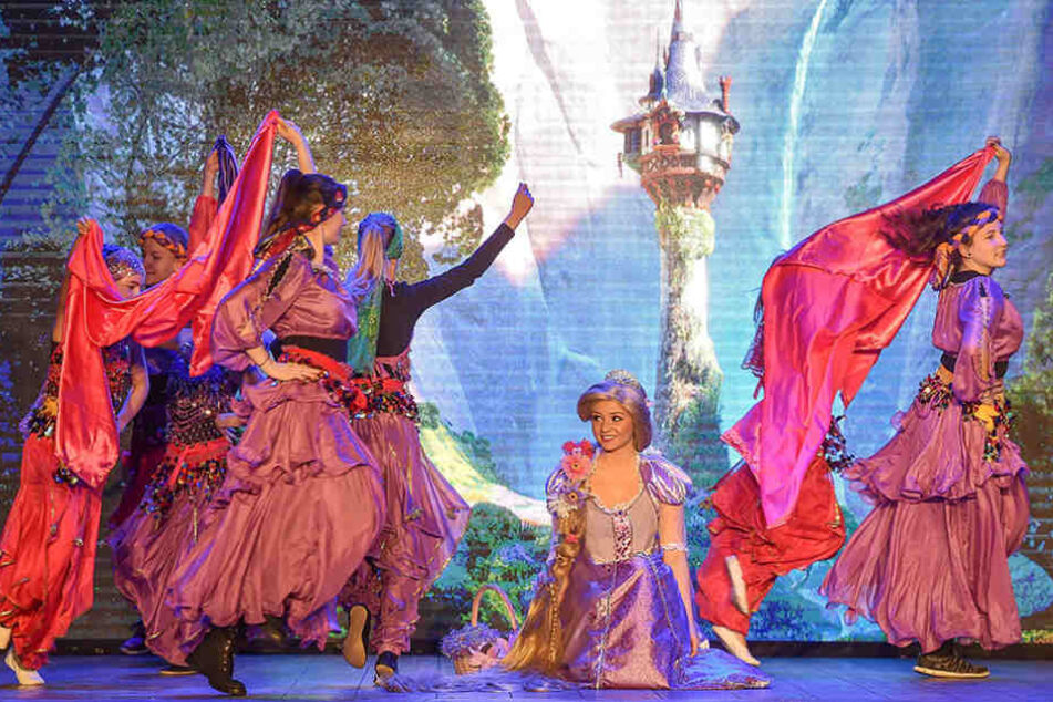 Das Weixdorfer Danceteam trainiert für den „Märchenhaften Besuch“ im Centrum
Theater.