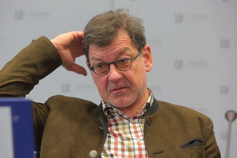 Chef des Straßen- und Tiefbauamtes, Professor Reinhard Koettnitz (62), muss den BRN-Hickhack ausbaden