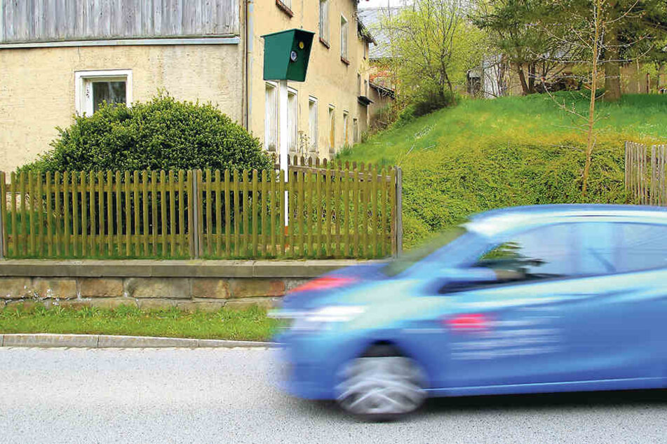 Der falsche Blitzer in
Dresden-Eschdorf wird geduldet.