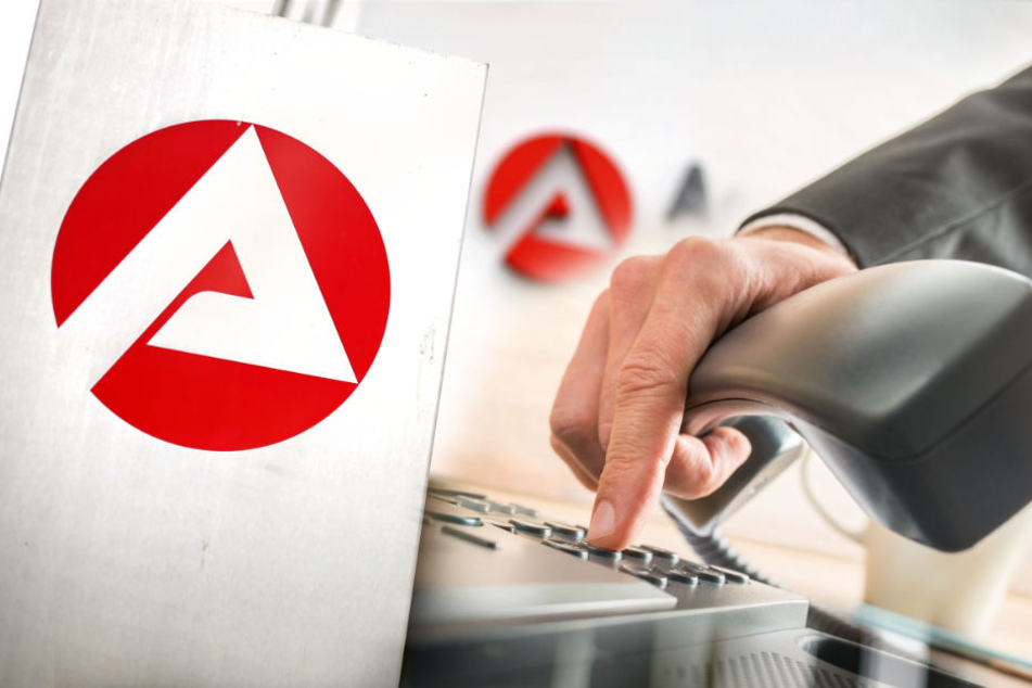 Der 42-Jährige soll einen Mitarbeiter des Jobcenters angerufen haben und 2000 Euro gefordert haben, sonst sprenge der das Amt in die Luft. (Symbolbild)