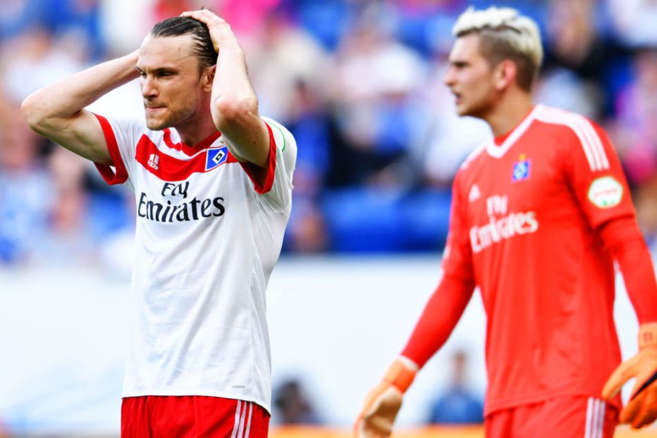 Die aktuelle lage ist zum Haareraufen: Albin Ekdal (l.) und Julian Pollersbeck (r.).