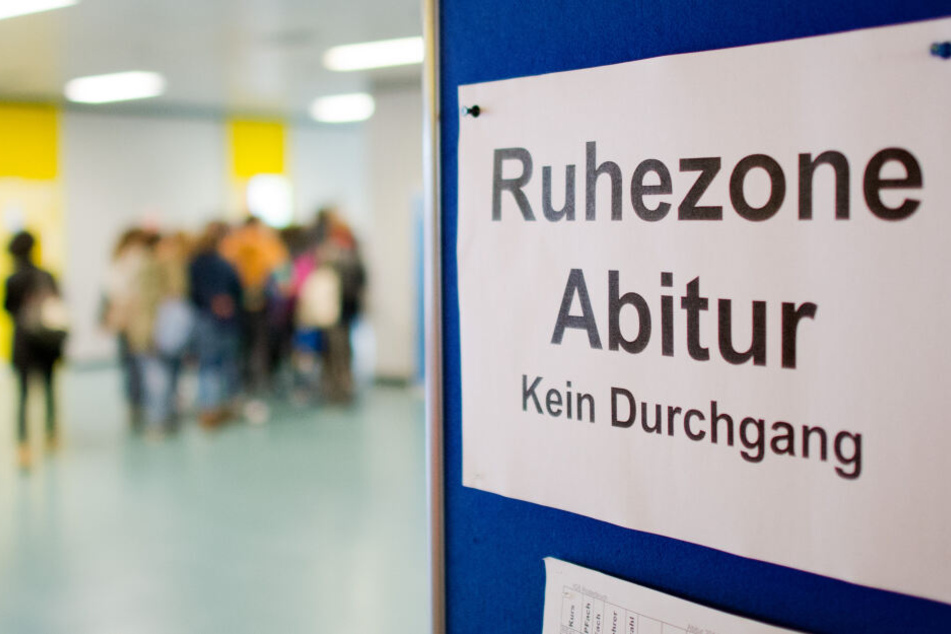 Alle Schüler, bis auf die Abiturienten, mussten das Gebäude kurzzeitig verlassen (Symbolbild).