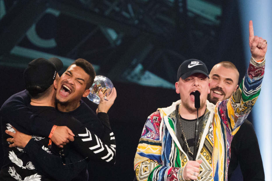 Bonez MC und Raf Camora bekamen 2016 den Preis 1Live Krone als bester Hip-Hop-Act (Archivbild).