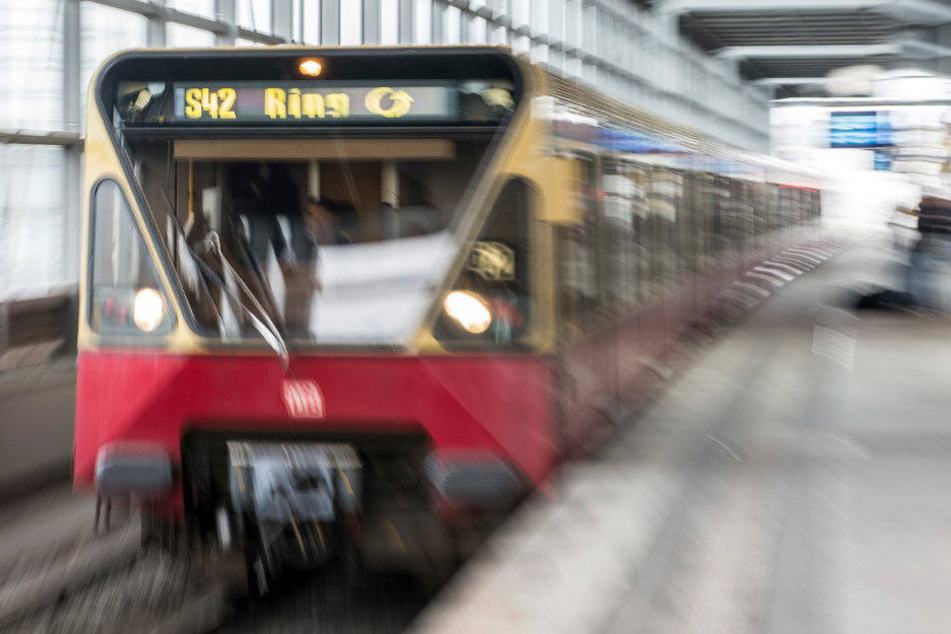 Verspätete Züge sollen bei einem Pilotprojekt auch Station überfahren.