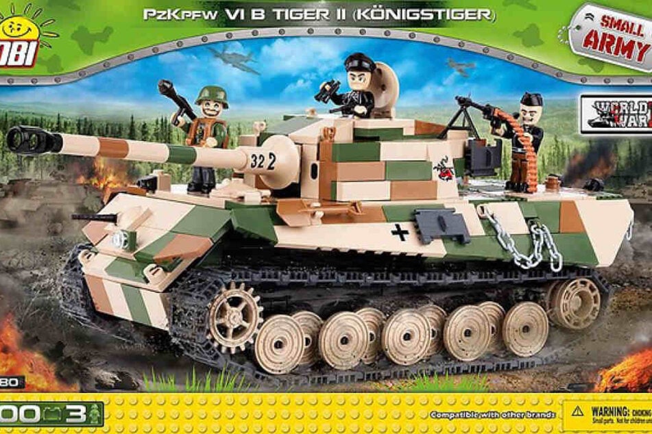 Nicht nur der Plastik-Nachbau des Panzers "Tiger II" ist sehr umstritten.
