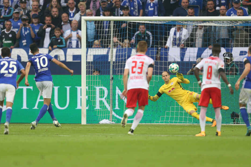 Bentalep verwandelte den fällig Elfer zur 1:0 Führung der Schalker.