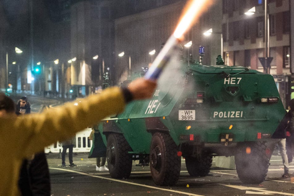 Im zurückliegenden Jahr hatte die Polizei eine deutlich größere Sicherheitszone für bis zu 30.000 Besucher eingerichtet.