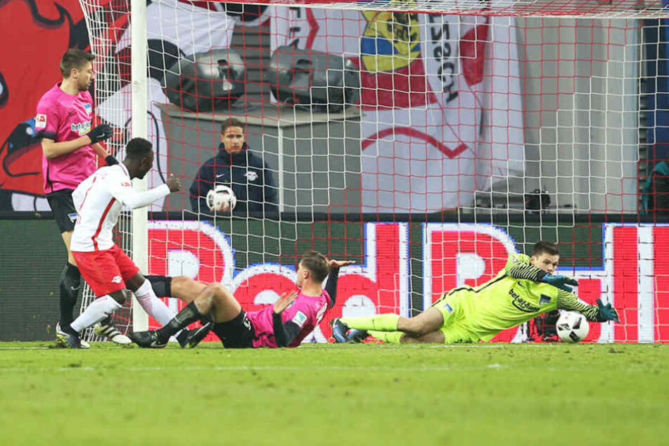 Das Tor zum 1:0 für RB: Timo Werner trifft in der 41. Minute.