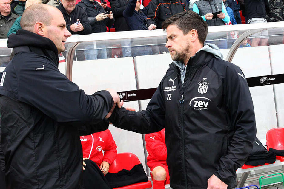 Sportdirektor David Wagner (l.) vertraut weiter in die Trainer-Fähigkeiten von Torsten Ziegner.