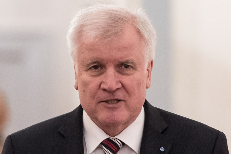 Host Seehofer (68) ist der Meinung, dass der Islam nicht zu Deutschland gehöre.