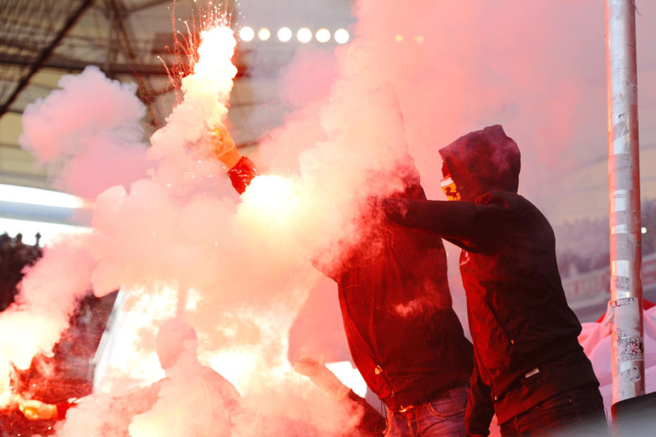 Bereits vor dem Spiel hatten sich die Ultras zu einer Schlägerei verabredet.