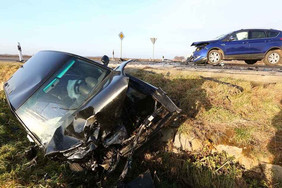 Der blaue Ford Kuga krachte auf der S111 in den VW Lupo. Beide Frauen wurden leicht verletzt.