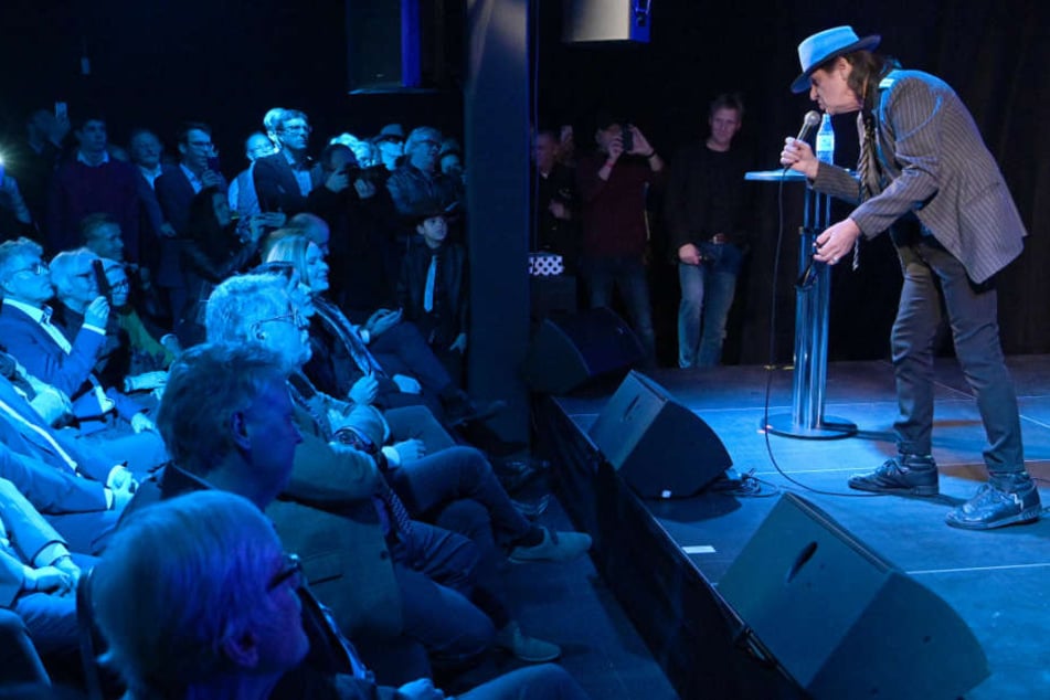 Udo Lindenberg singt bei der Neueröffnung des "rock'n'popmuseum".