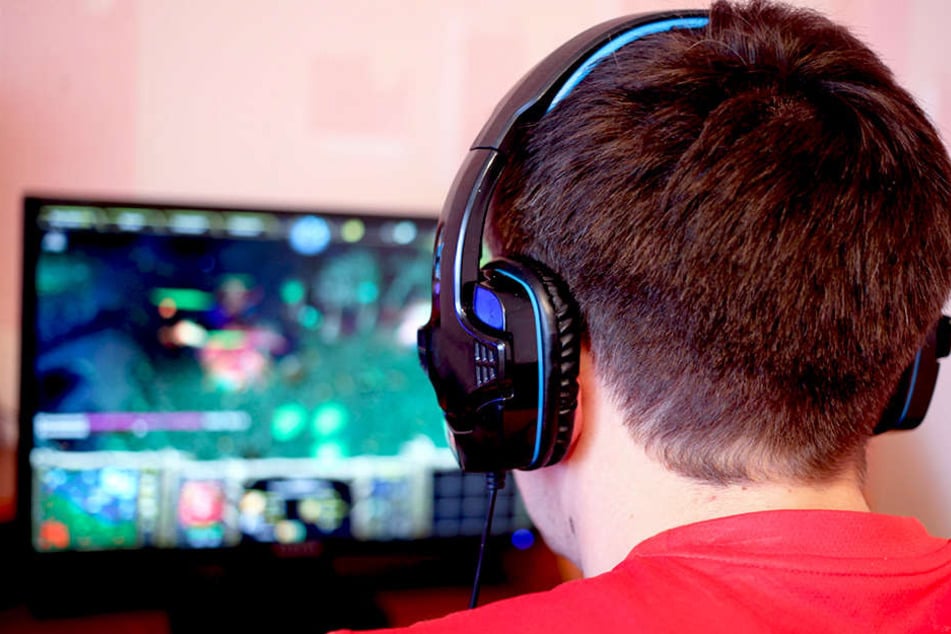 Ein 14-jähriger Schüler soll beim Spielen eines Ego-Shooters gecheatet haben. Jetzt wird er auf 150.000 US-Dollar verklagt.