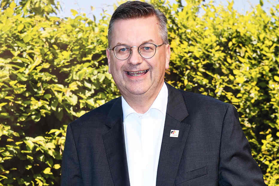 Großer Erfolg für DFB-Präsident Reinhard Grindel: Deutschland darf die Europameisterschaft 2024 ausrichten!