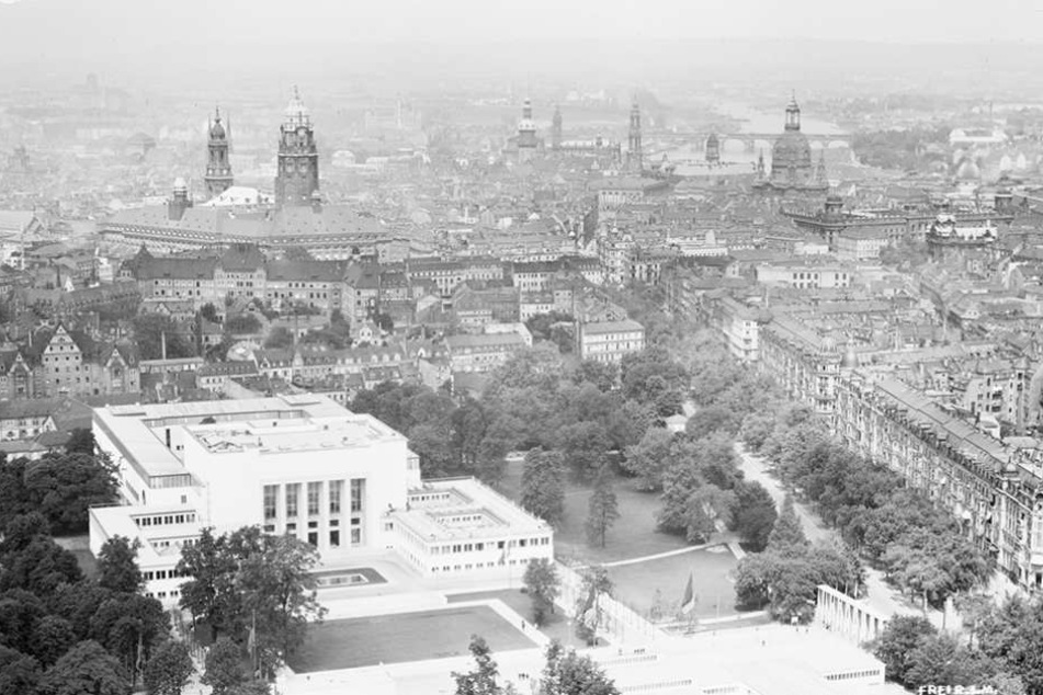 So wie auf dieser Luftaufnahme aus dem Jahr 1930 soll der Blüherpark rekonstruiert werden.