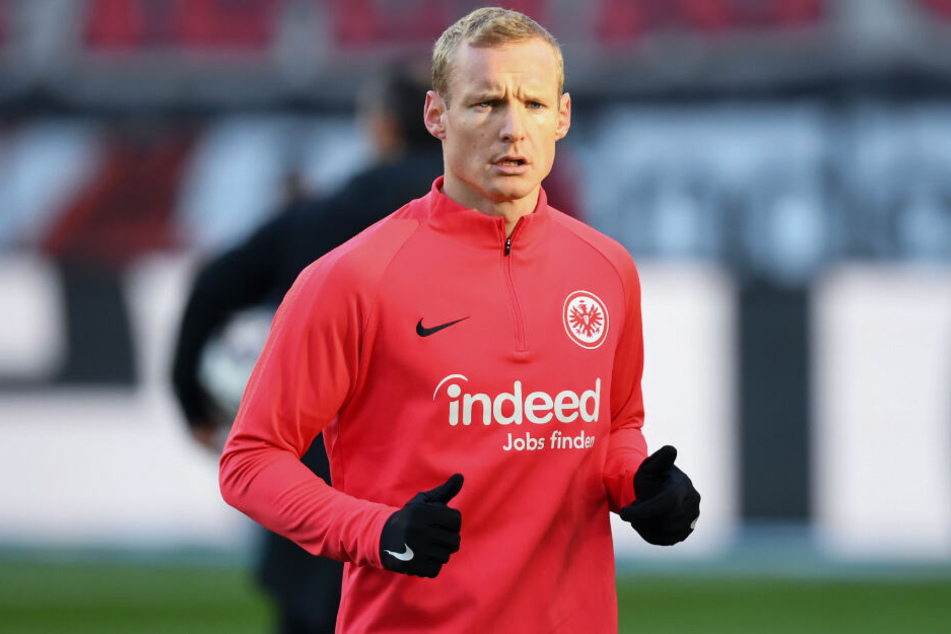 Das Foto zeigt Sebastian Rode nach dem Aufwärmen am 19. Januar 2019.