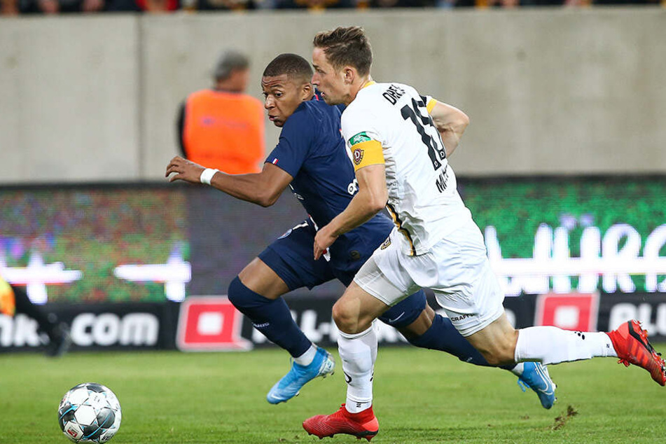 Im Test gegen Paris versuchte Jannik Müller, PSG-Superstar Kylian Mbappe zu folgen - war ab und an aussichtslos...