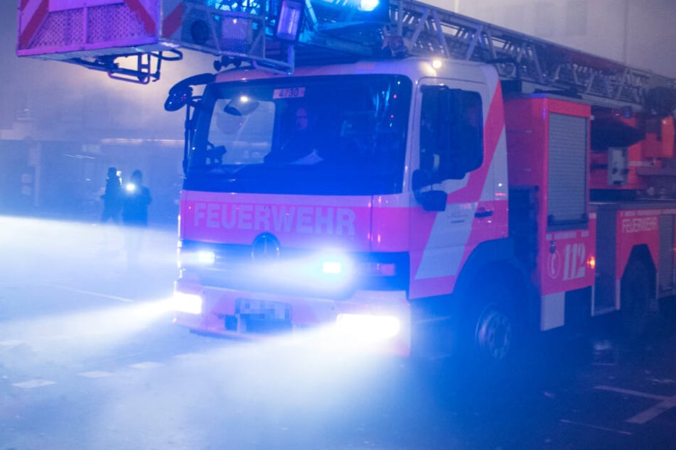 Mehr als 100 Feuerwehr-Kräfte waren im Einsatz (Symbolbild).