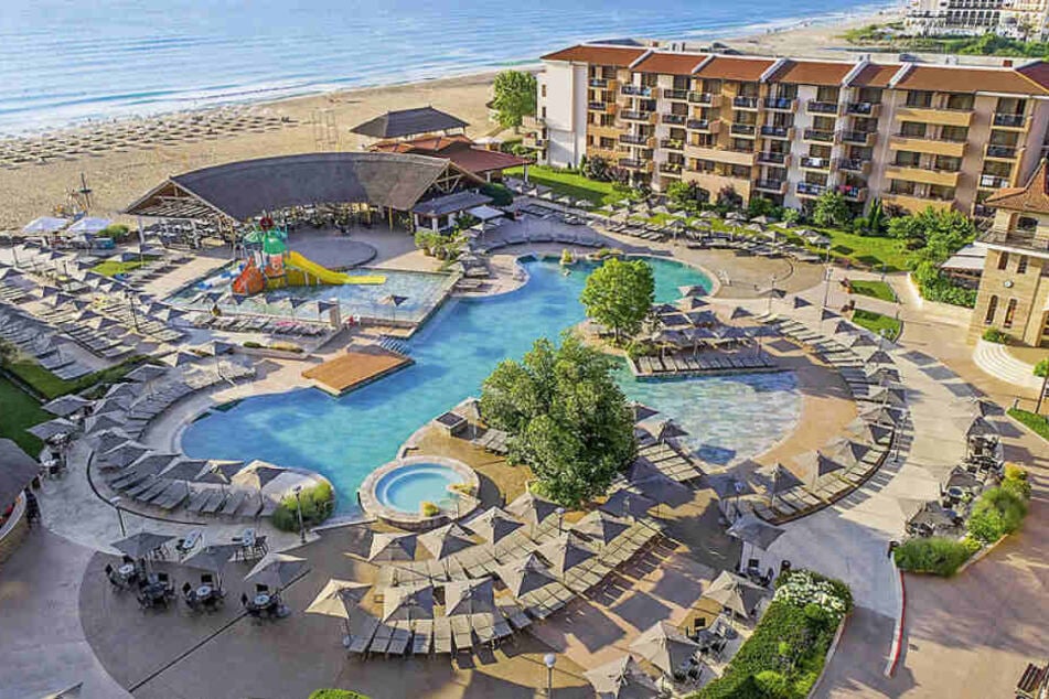 Eine atemberaubende Poollandschaft bietet das 4-Sterne Hotel HVD CLUB MIRAMAR.