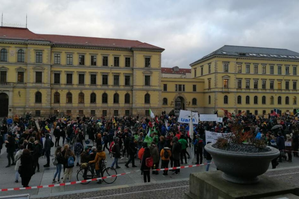 Etwa 5000 Demo-Teilnehmer waren bei der Stadt angemeldet.
