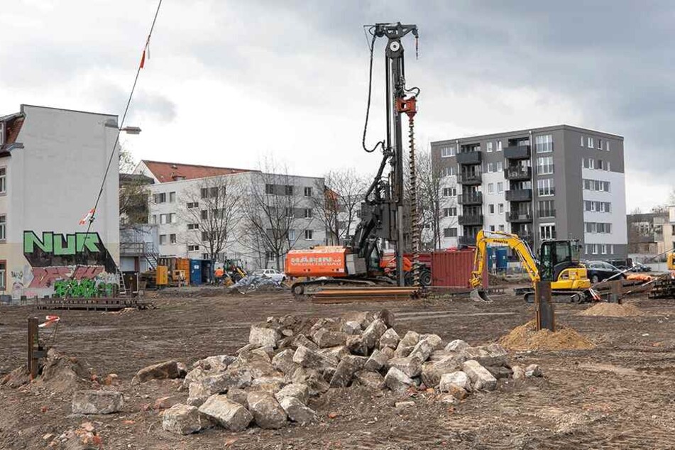 An der Weißeritzstraße/Ecke Friedrichstraße haben die Bauarbeiten inzwischen begonnen.