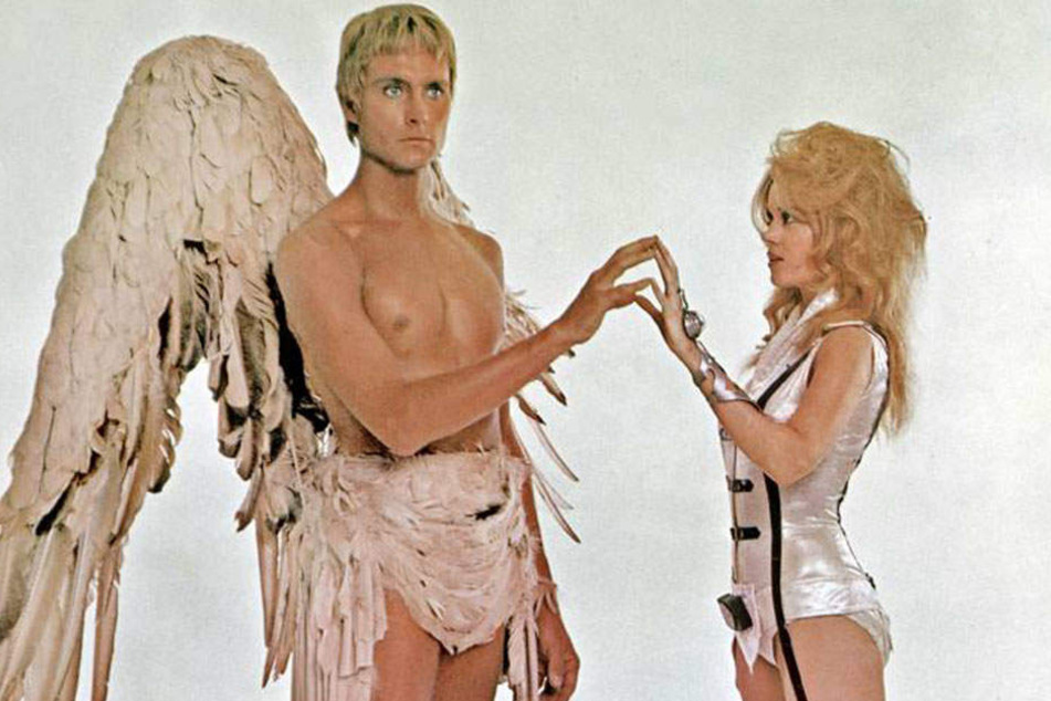 Könnte hinkommen! Geht Heidi dieses Jahr als Superheldin Barbarella?