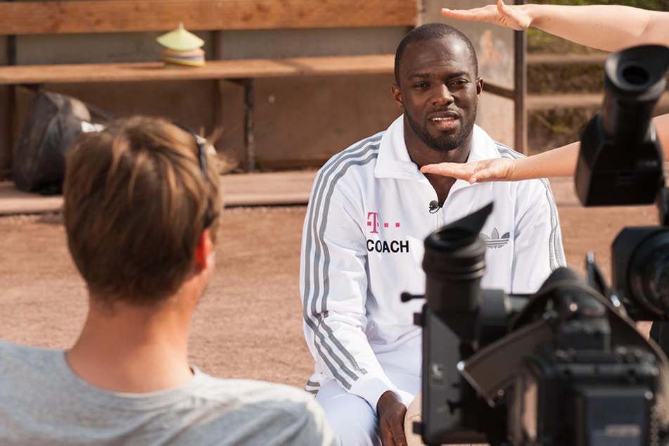 Hans Sarpei dreht schon die vierte Staffel seine eigenen Trainer-Show.