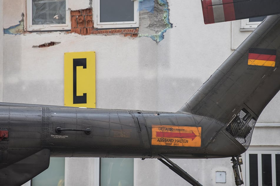 Ein Bundeswehr-Heli kollidierte am Boden mit dem Tower (Symbolbild).