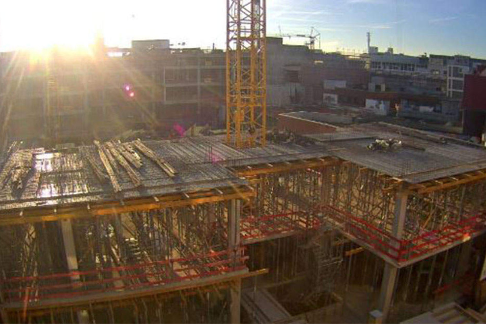Die Arbeiten auf der Baustelle liegen im Zeitplan. Das Center soll im Herbst 2017 eröffnet werden.