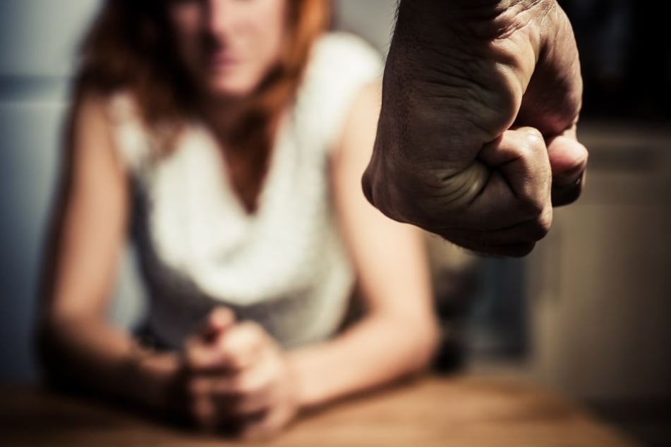 Gewalt gegen die Partnerin hinter verschlossenen Türen (Symbolfoto)